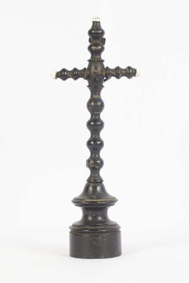 O-422 - Crucifixo de Madeira  (3)