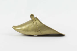 H-52 - Caçamba pequena de cilão, metal amarelo-3